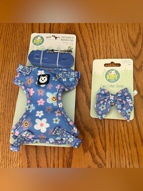 Kitty City Cat Blue with Pink & White Daisies Leash, Harness & Collar Slider
